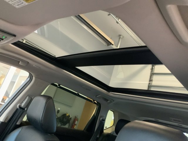 Used 2023 Nissan Rogue SV w/ SV Premium B Package image 2