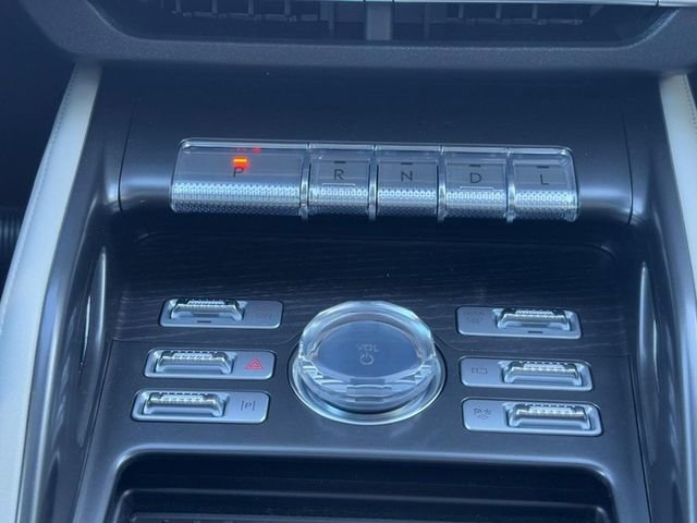 New 2025 Lincoln Nautilus Reserve image 9