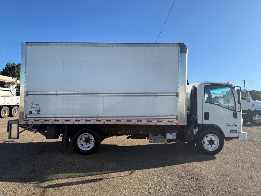 Used 2020 Isuzu NPR image 5