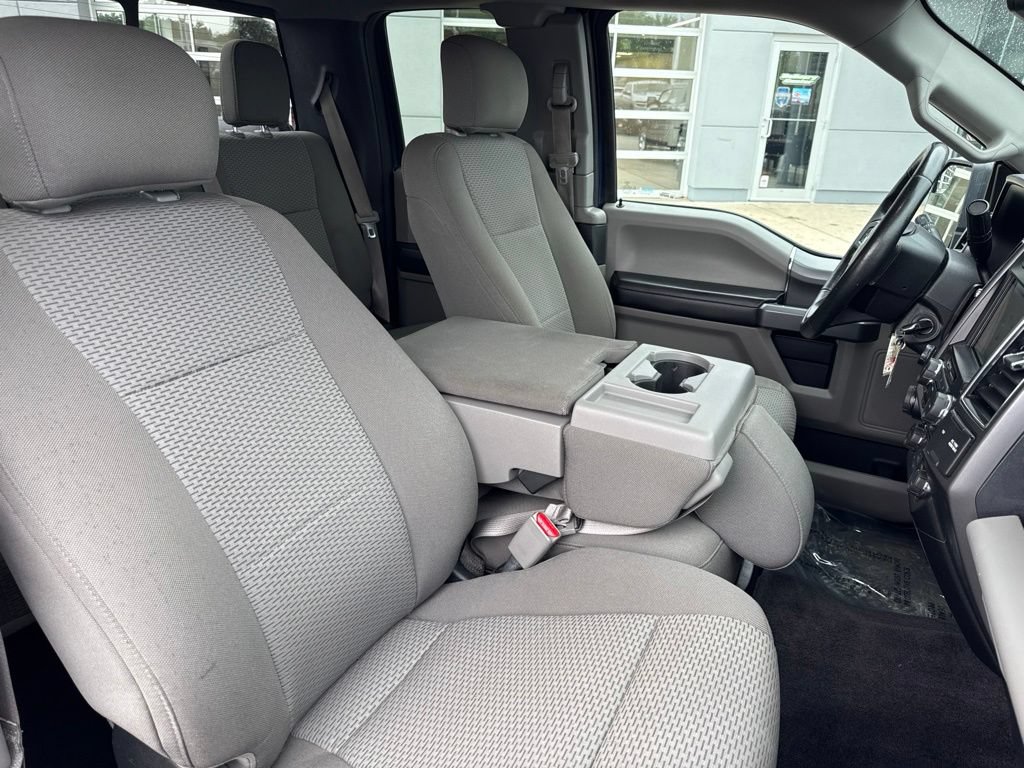 Used 2017 Ford F150 XLT w/ Equipment Group 302A Luxury AWD/4WD image 42