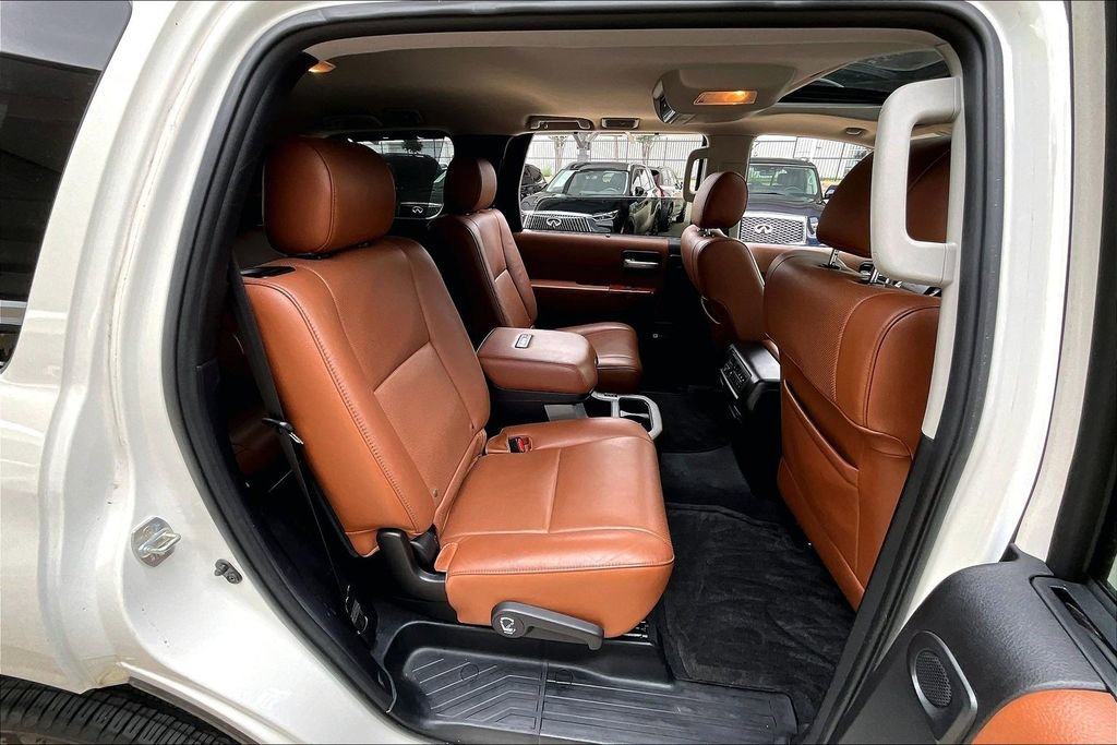 Used 2019 Toyota Sequoia Platinum AWD/4WD image 35