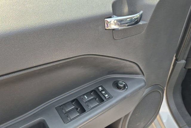 Used 2008 Dodge Caliber R/T w/ Driver Convenience Group FWD image 13