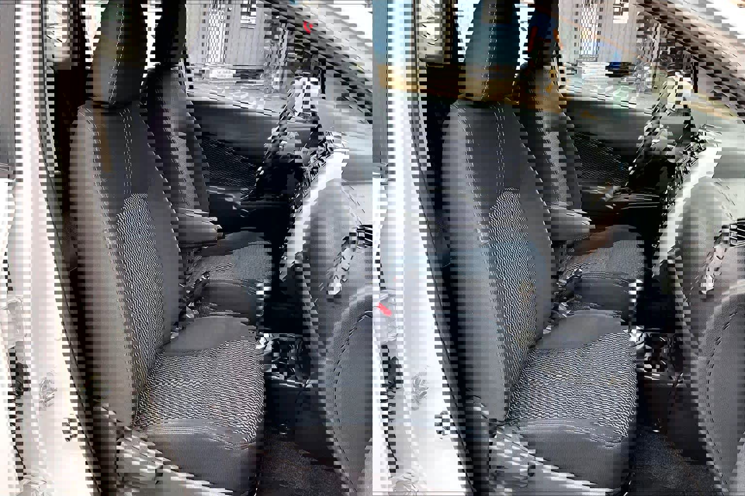 Used 2017 Nissan Versa Note SV image 9