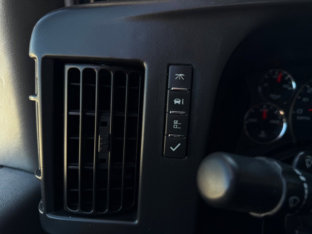 Used 2014 GMC Savana 1500 RWD image 11