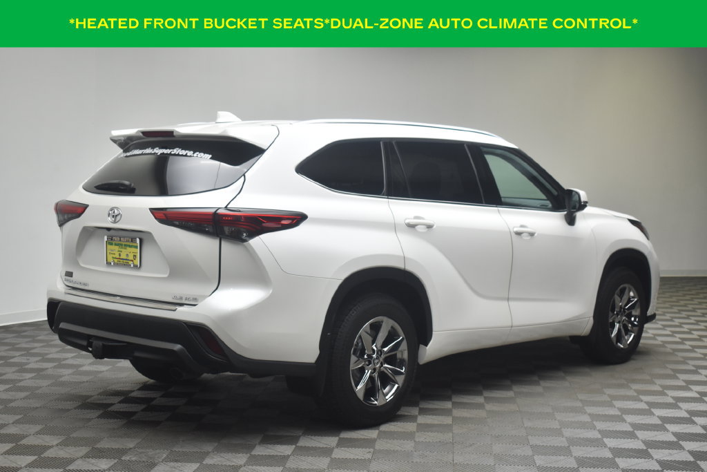 Used 2020 Toyota Highlander XLE AWD/4WD image 5