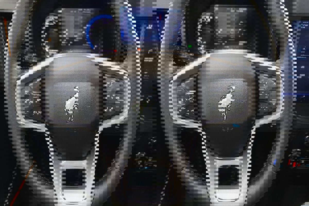 Used 2024 Ford Bronco Badlands image 38