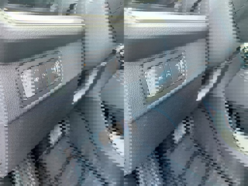 New 2025 Chevrolet Traverse LT w/ Driver Confidence Package image 16