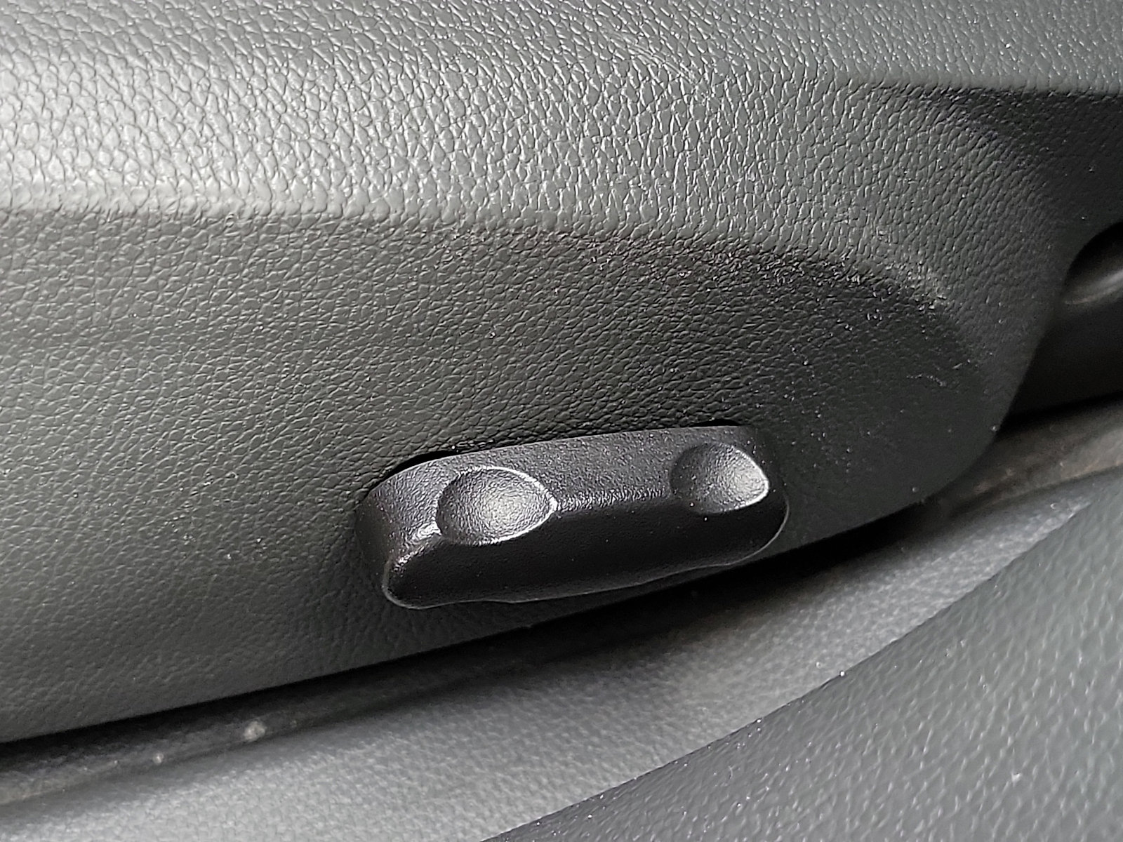 Used 2019 Chevrolet Sonic LT w/ Convenience Package image 13