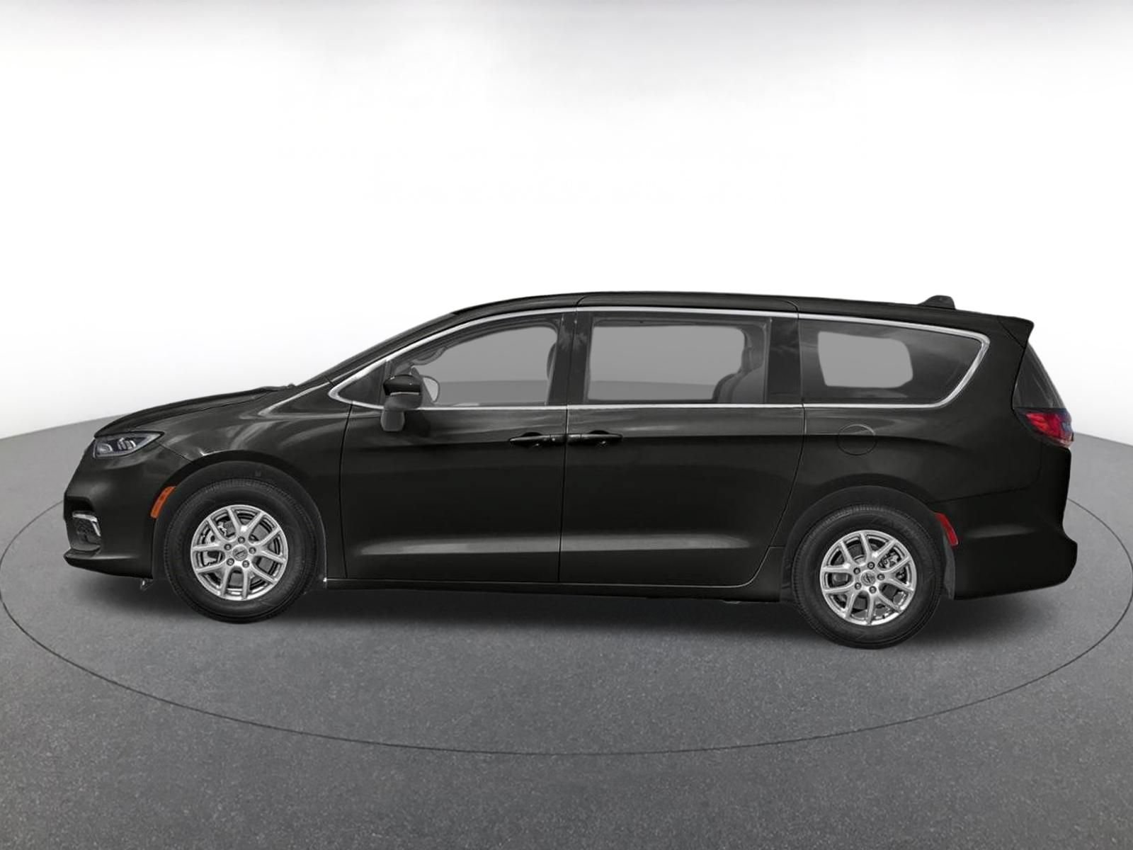 Used 2023 Chrysler Pacifica Touring-L FWD image 6