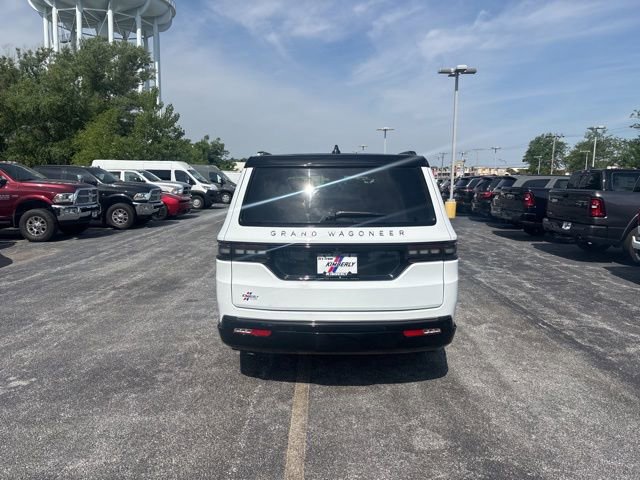 Used 2025 Jeep Grand Wagoneer L Series III w/ Rear Seat Video Group 1 AWD/4WD image 11