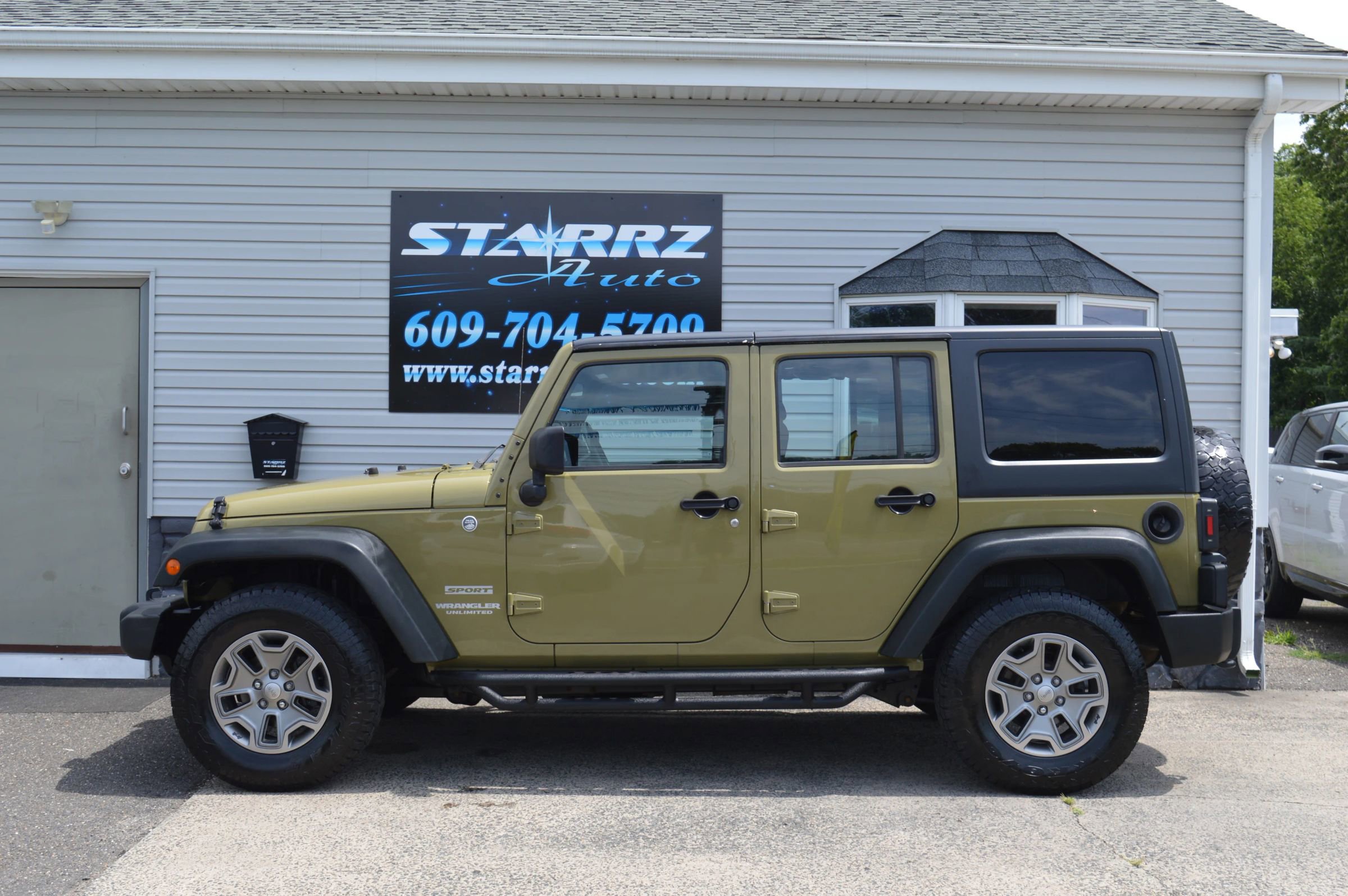 Used 2013 Jeep Wrangler Unlimited Sport w/ Connectivity Group image 2