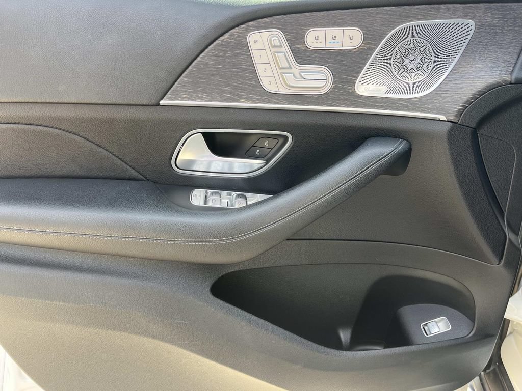 Used 2020 Mercedes-Benz GLS 450 4MATIC image 30