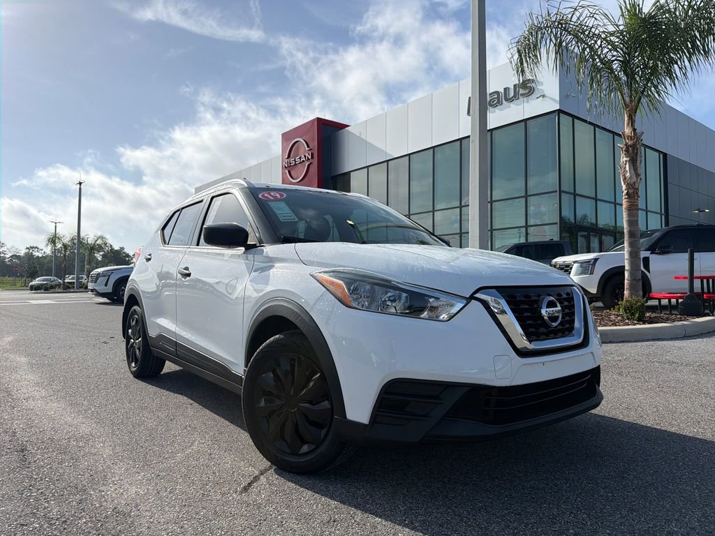 Used 2019 Nissan Kicks S w/ Exterior Electronics Package FWD image 1