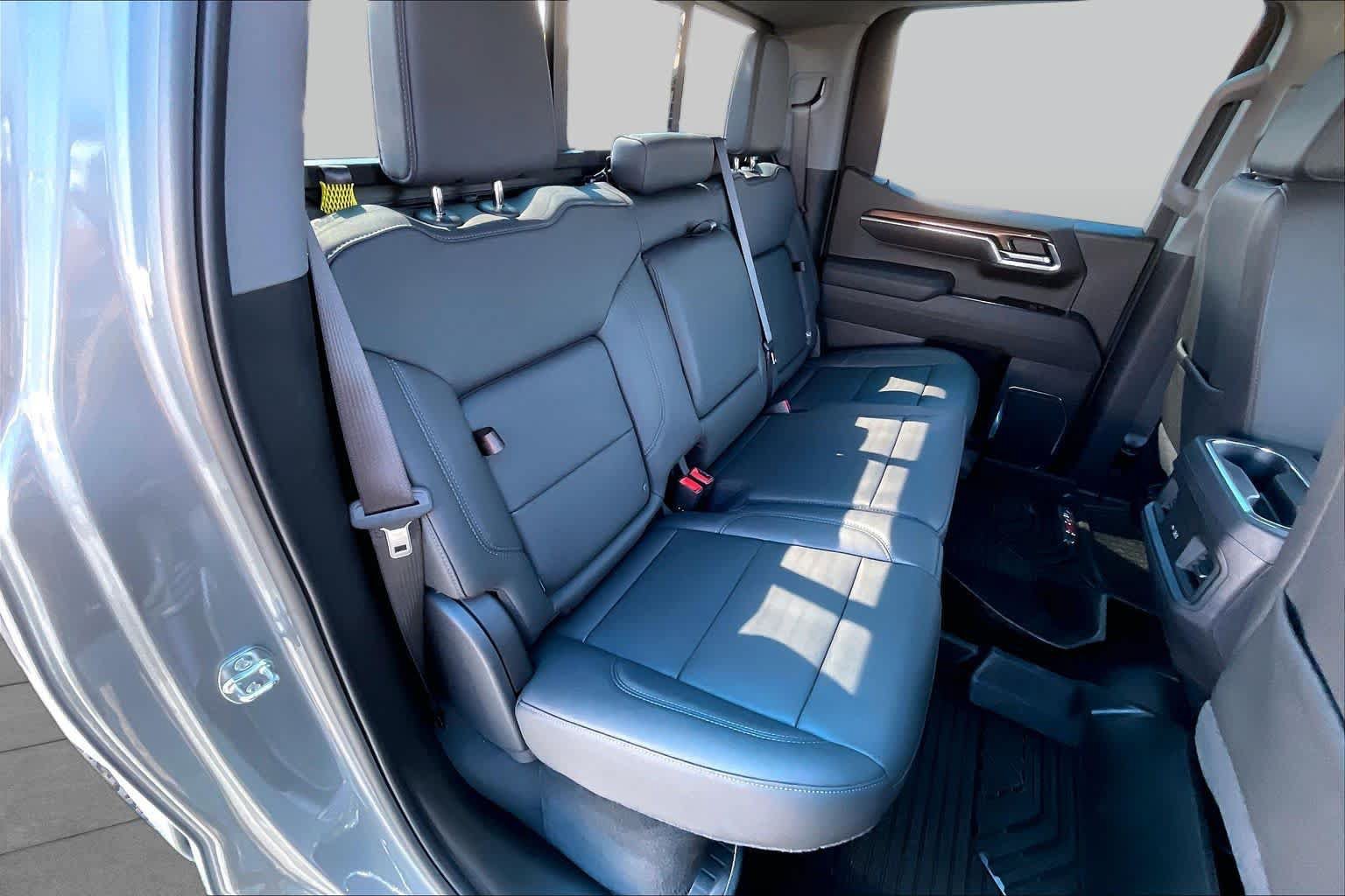Used 2026 Chevrolet Silverado 1500 LT Trail Boss w/ LT Trail Boss Premium Package AWD/4WD image 20