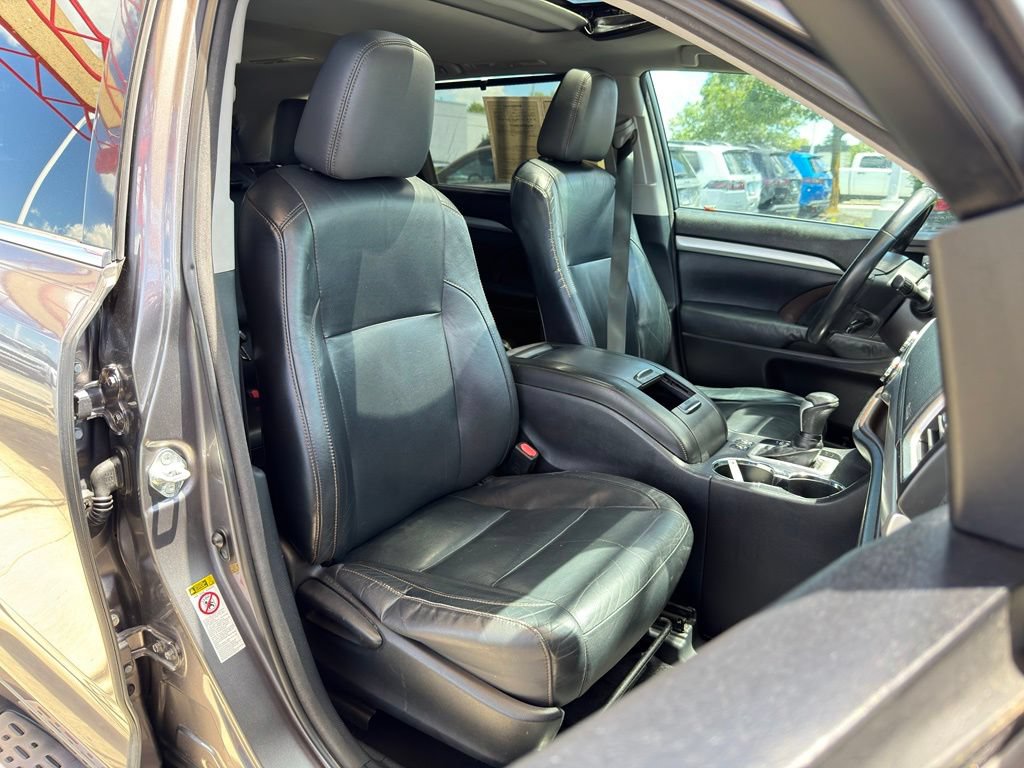 Used 2015 Toyota Highlander XLE FWD image 41
