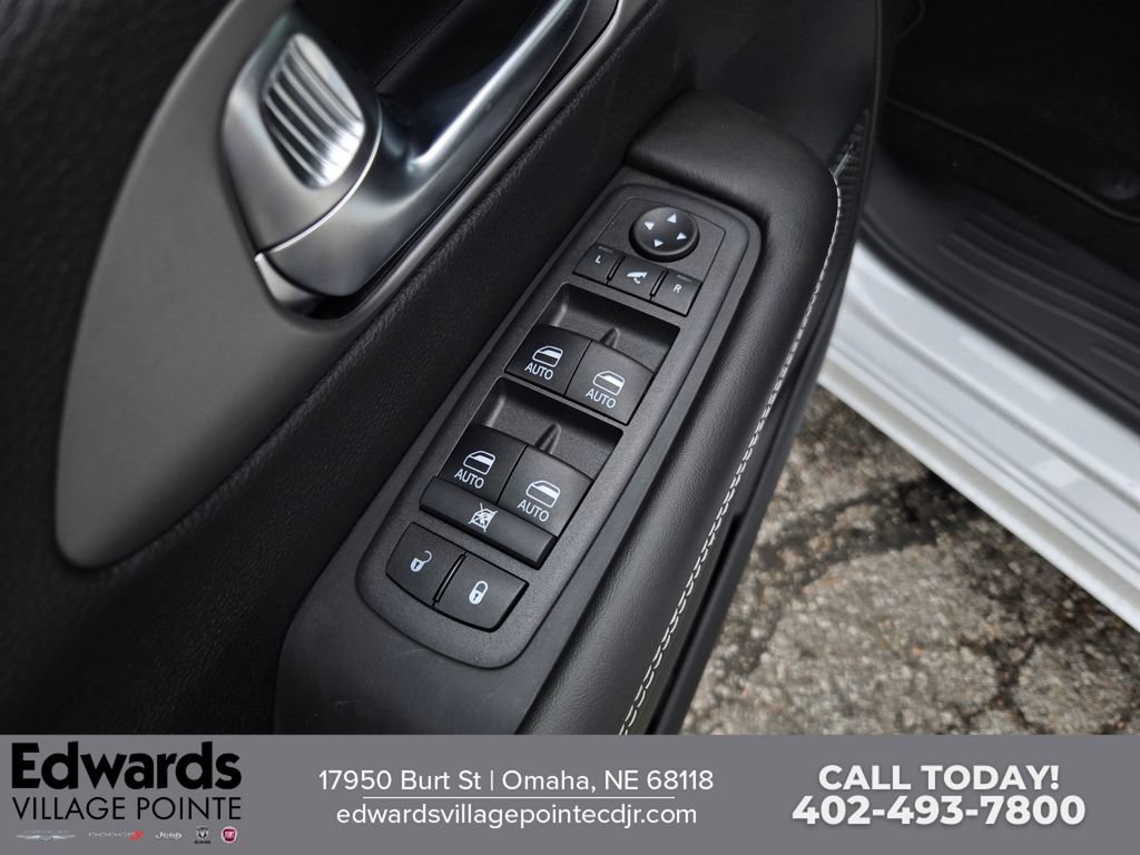 New 2027 Chrysler Pacifica Limited AWD/4WD image 12