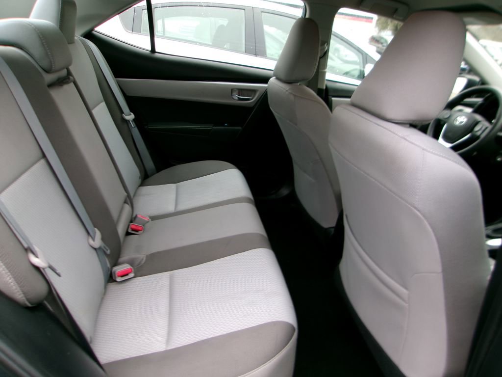 Used 2017 Toyota Corolla LE w/ Carpet Mat Package (TMS) image 14