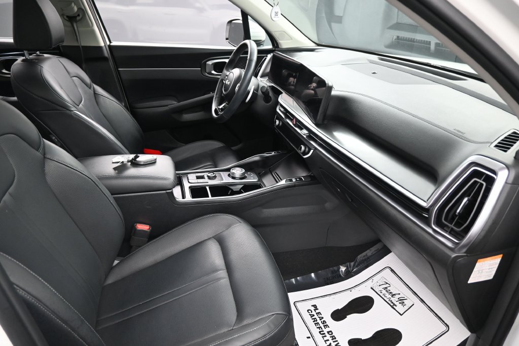 Used 2025 Kia Sorento EX w/ EX Panoramic Sunroof Package AWD/4WD image 34