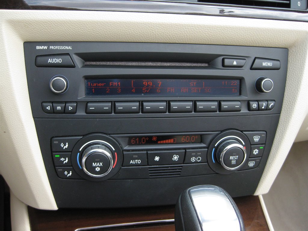 Used 2009 BMW 328i Convertible RWD image 16
