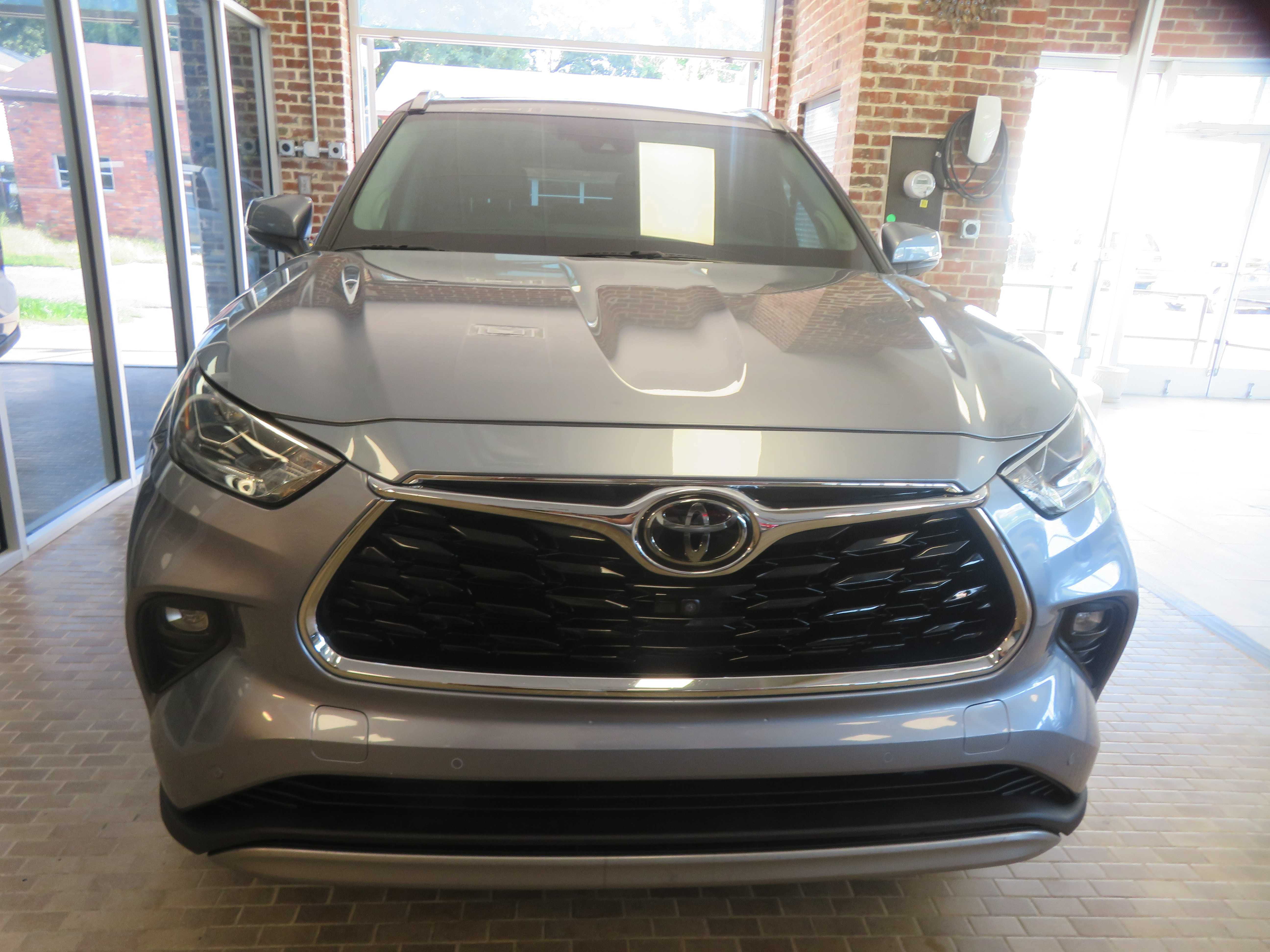 Used 2021 Toyota Highlander Platinum FWD image 76