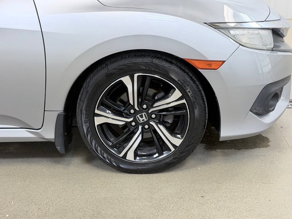 Used 2016 Honda Civic Touring image 4