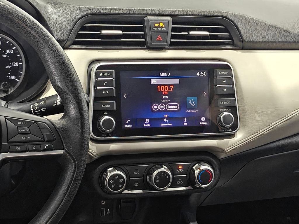 Used 2020 Nissan Versa SV image 6