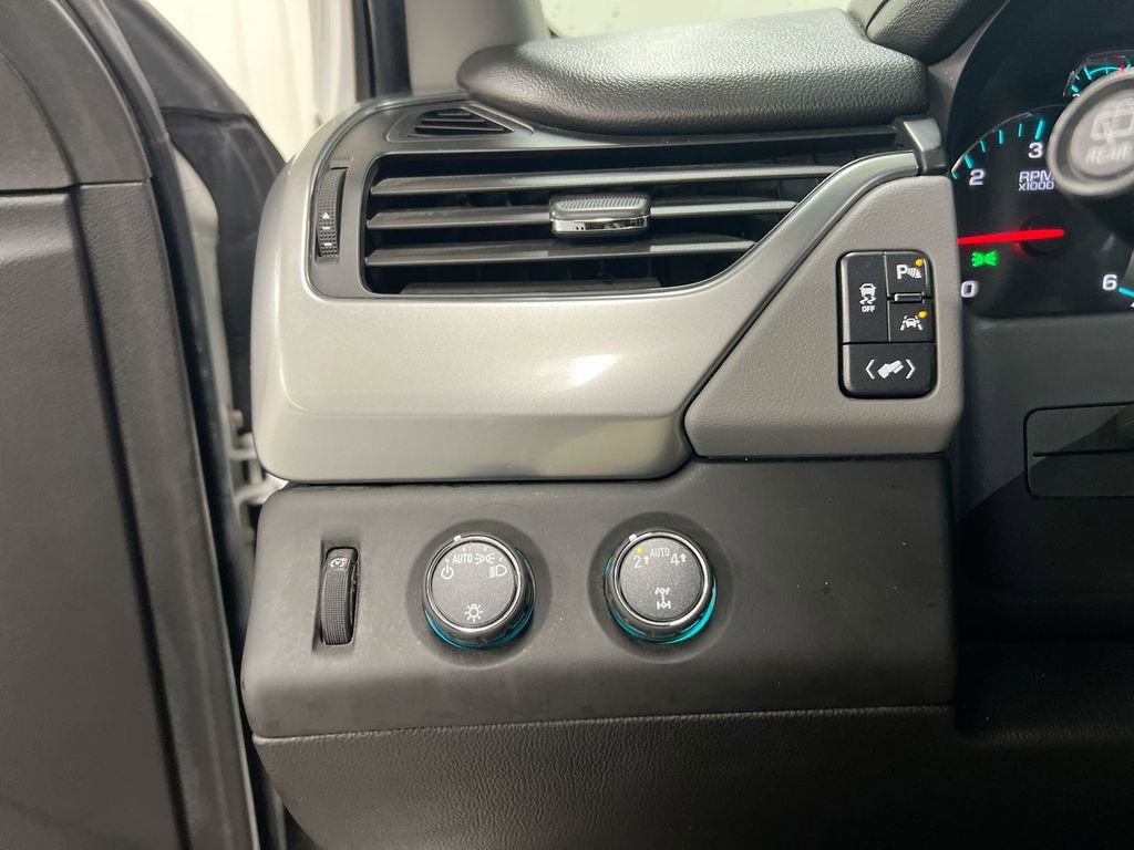 Used 2018 Chevrolet Tahoe LT image 19