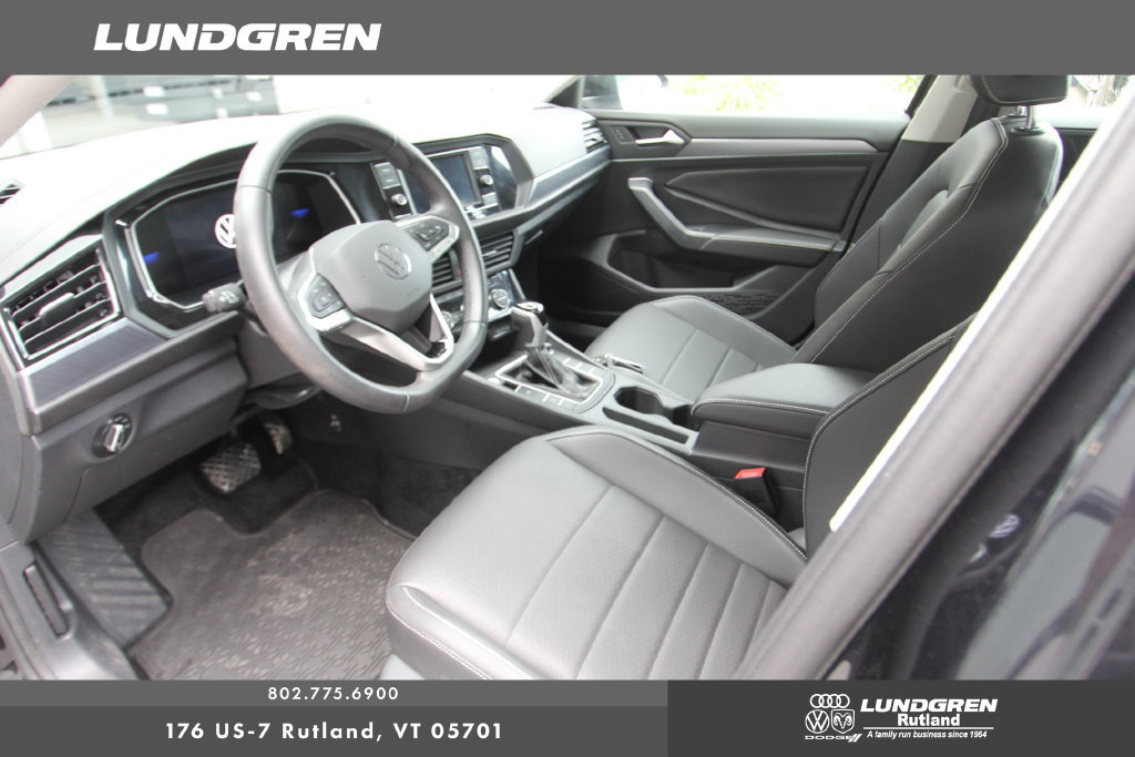 Used 2024 Volkswagen Jetta SE FWD image 13