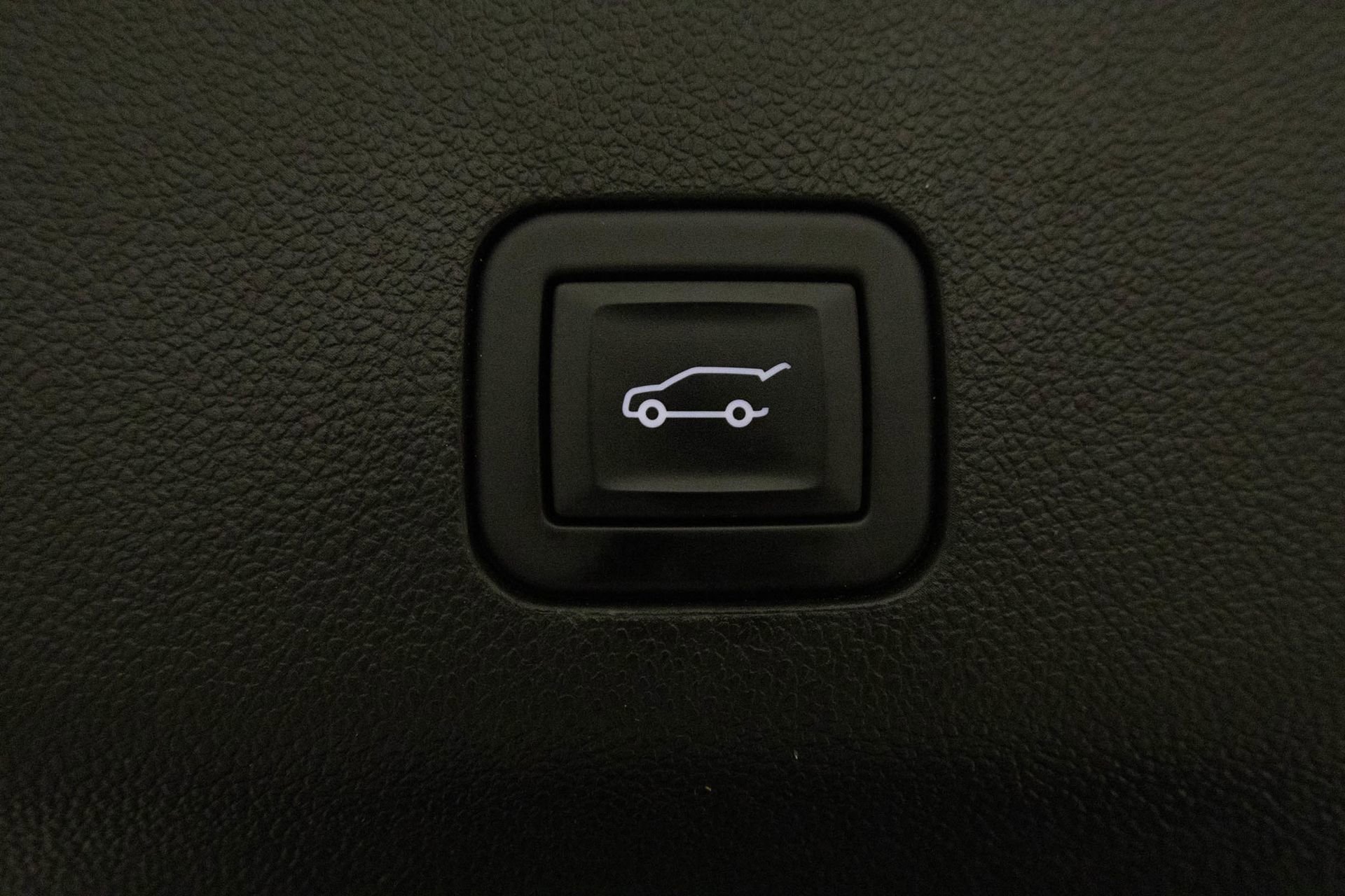 Used 2023 GMC Yukon XL Denali image 36