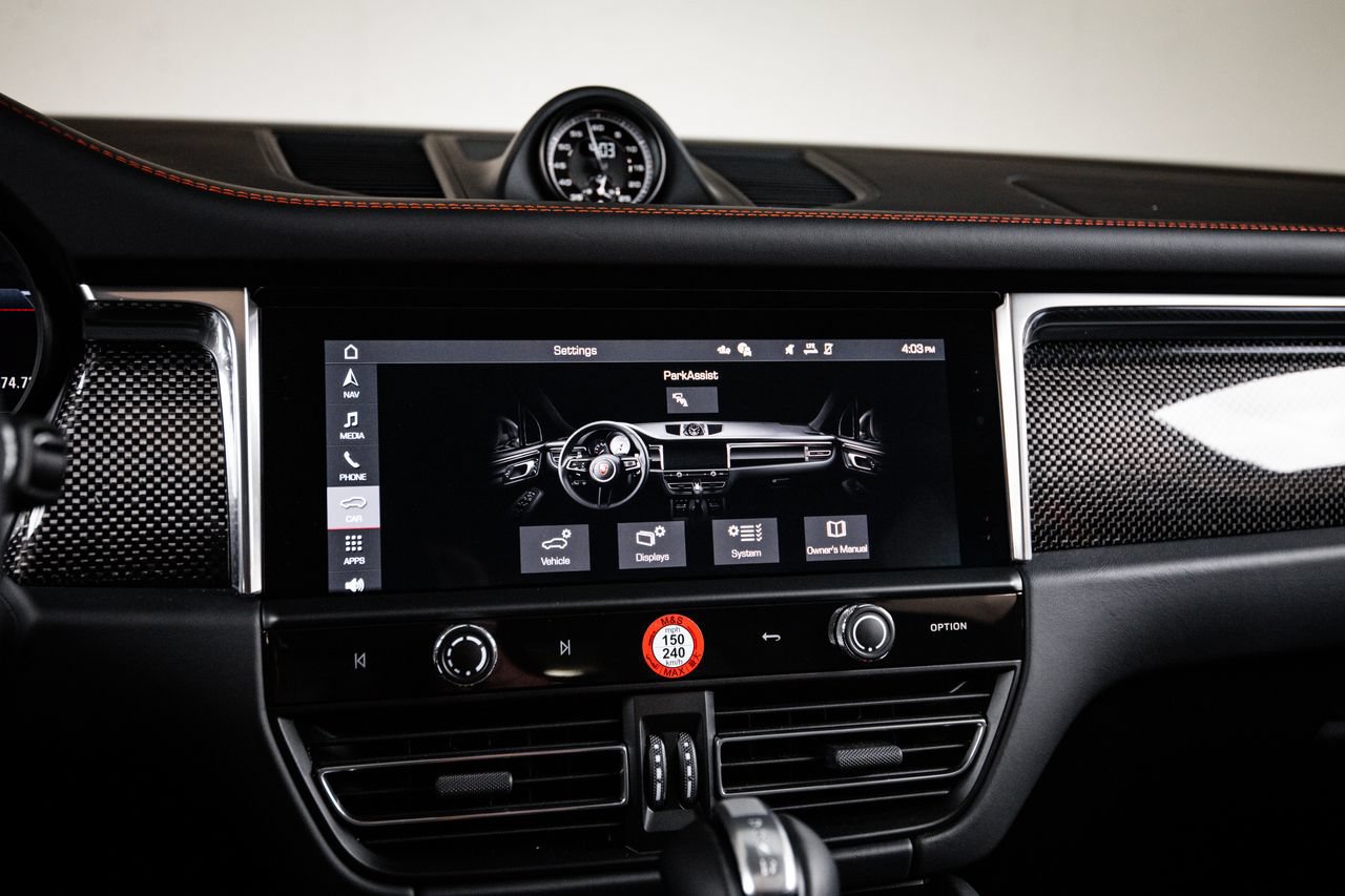 Certified 2026 Porsche Macan GTS AWD/4WD image 18