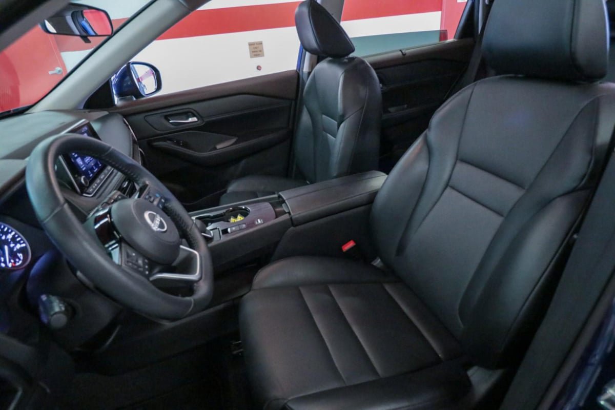 Used 2022 Nissan Rogue SV w/ SV Premium Package FWD image 13