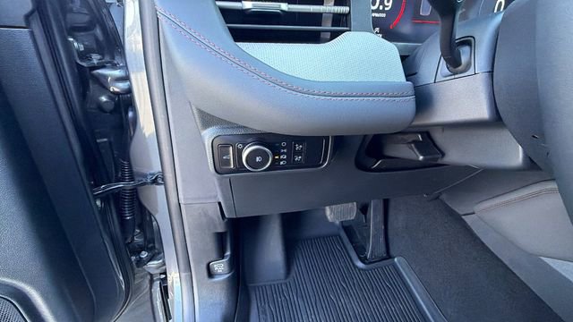 New 2026 Ford Explorer Active w/ Active Comfort Package image 30