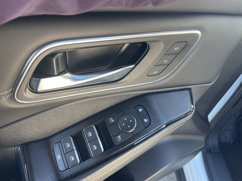 Used 2024 Nissan Rogue Platinum w/ Platinum Premium Package image 11