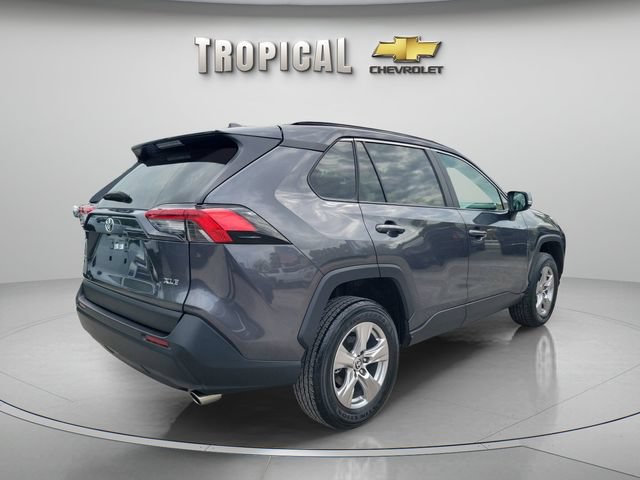 Used 2023 Toyota RAV4 XLE w/ Convenience Package FWD image 5