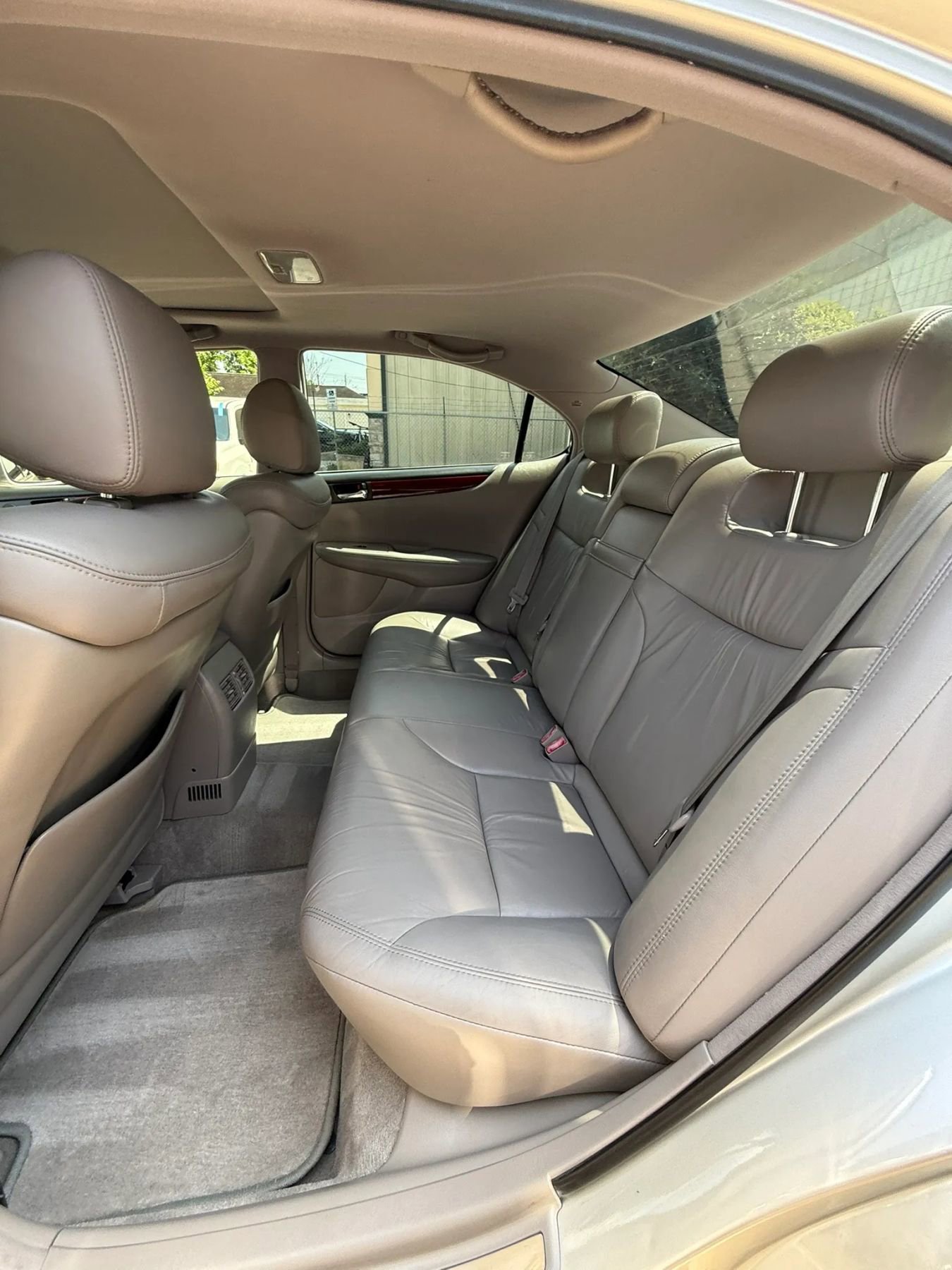 Used 2004 Lexus ES 330 FWD image 16