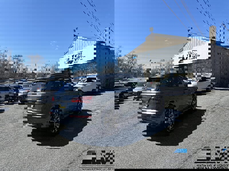 Used 2020 Audi SQ5 Prestige image 9