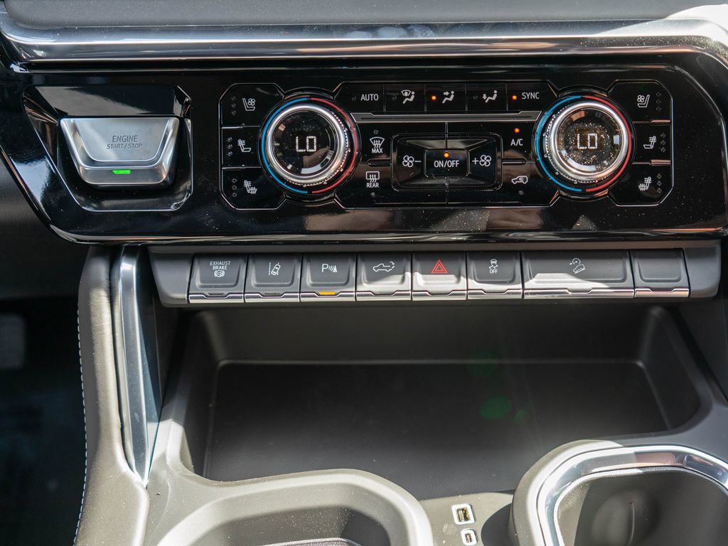 New 2026 GMC Sierra 3500 Denali Ultimate AWD/4WD image 28