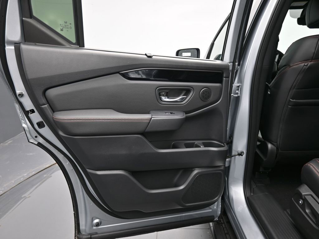 New 2026 Honda Pilot TrailSport image 35