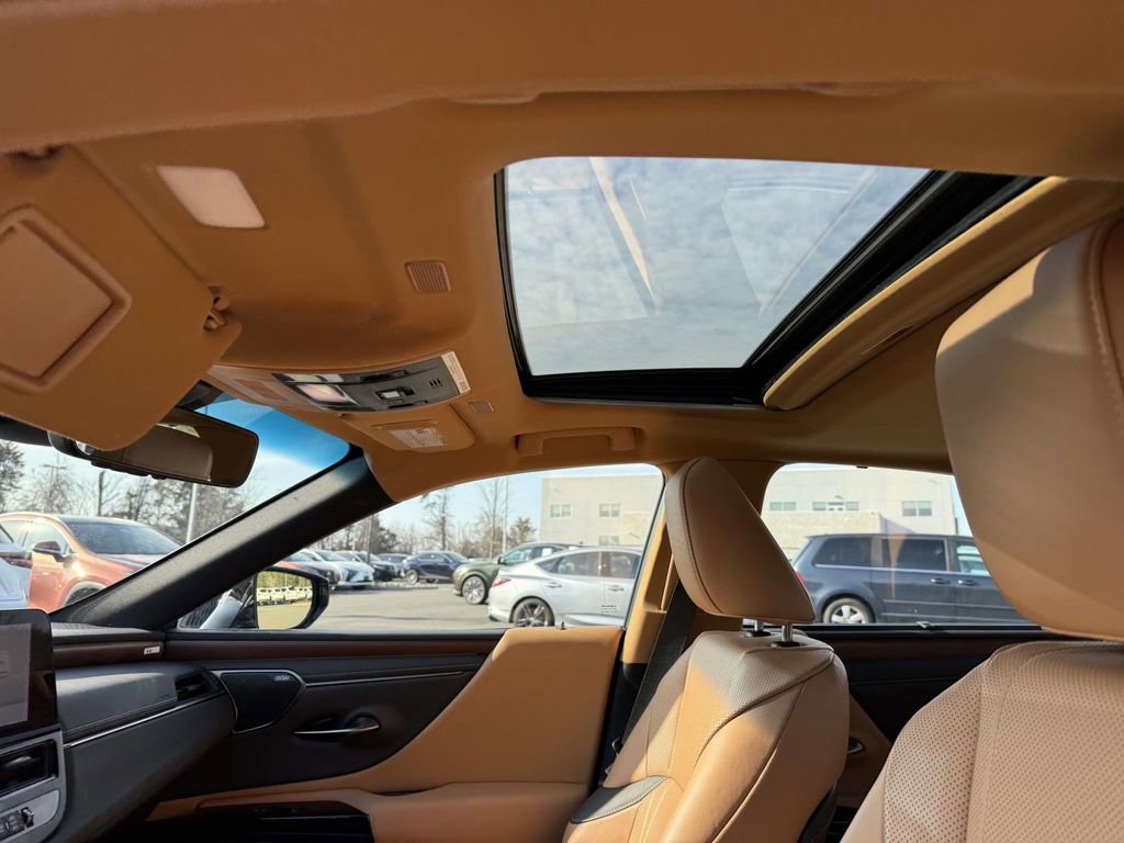 Used 2024 Lexus ES 300h Ultra Luxury image 21