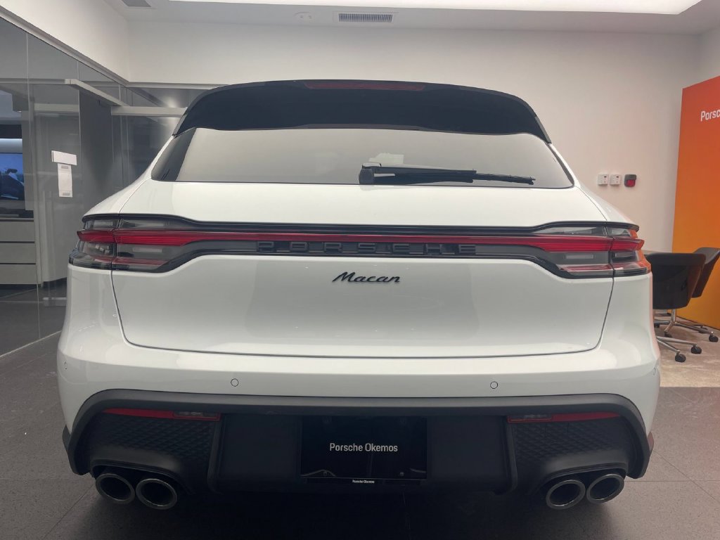 New 2026 Porsche Macan AWD/4WD image 8