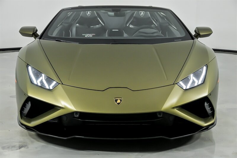 Used 2022 Lamborghini Huracan EVO RWD image 4