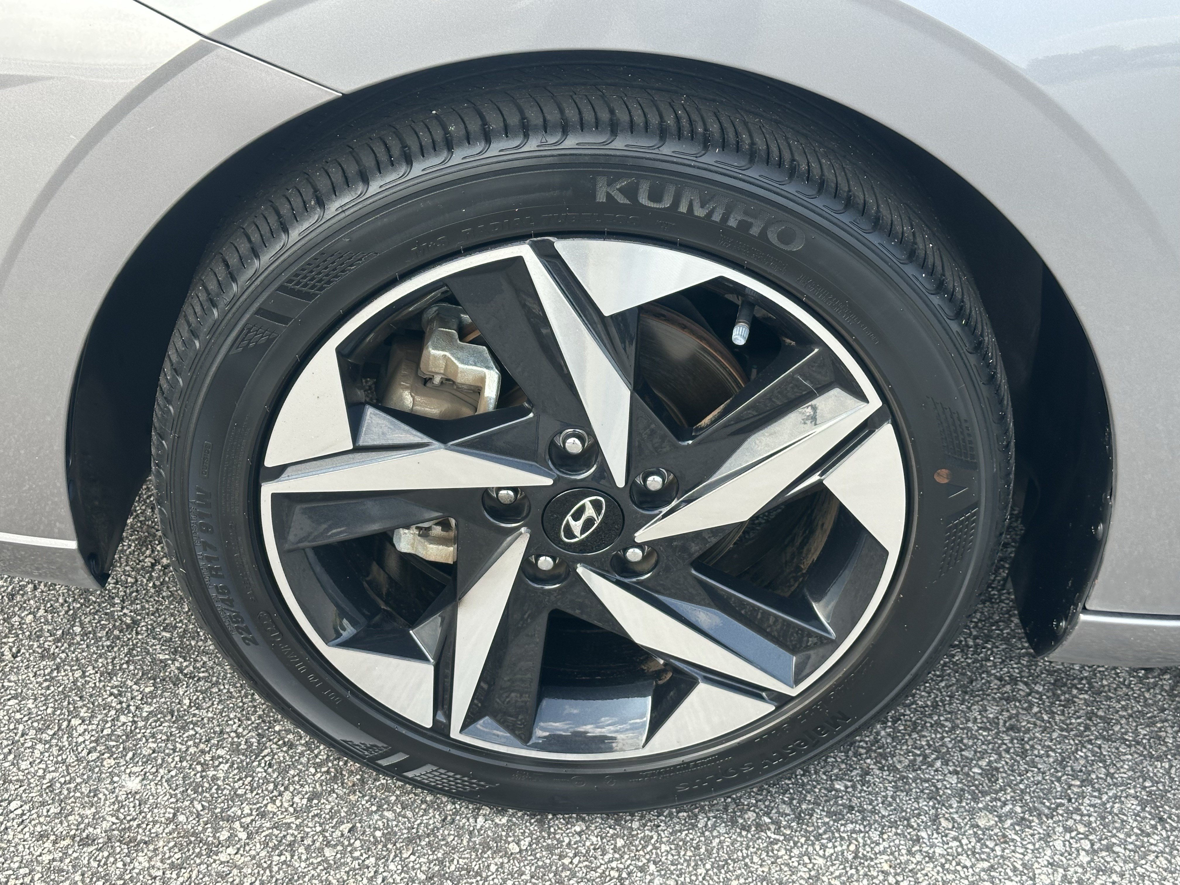 Used 2023 Hyundai Elantra Limited FWD image 13