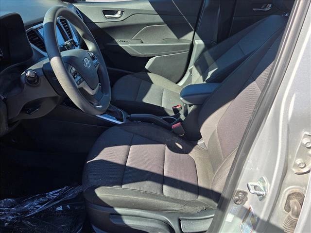 Used 2022 Hyundai Accent SEL image 14