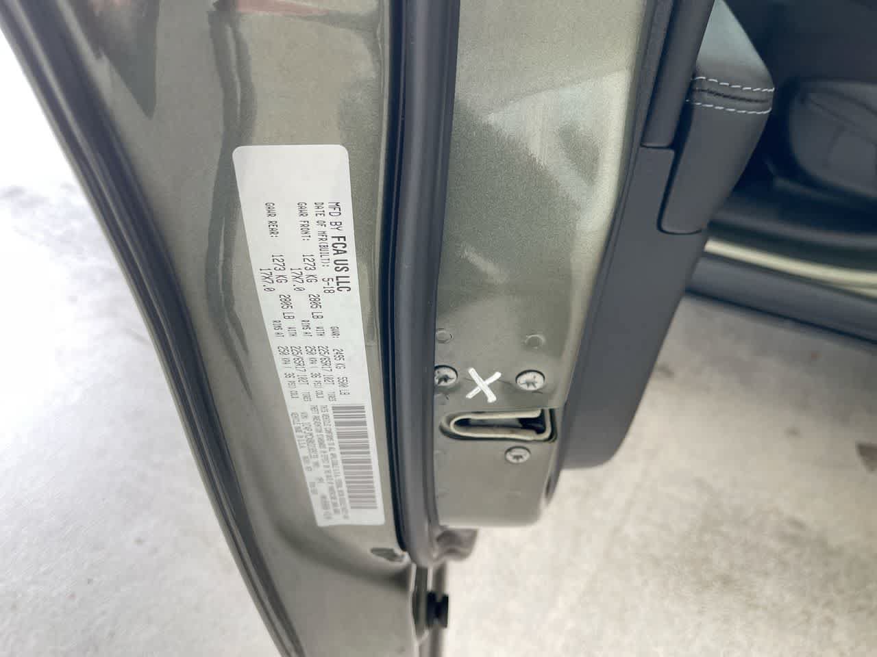 Used 2019 Jeep Cherokee Latitude w/ Cold Weather Group AWD/4WD image 27
