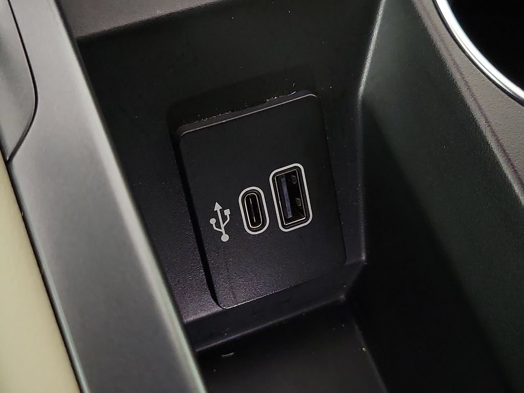 Certified 2025 Lincoln Nautilus Premier AWD/4WD image 28
