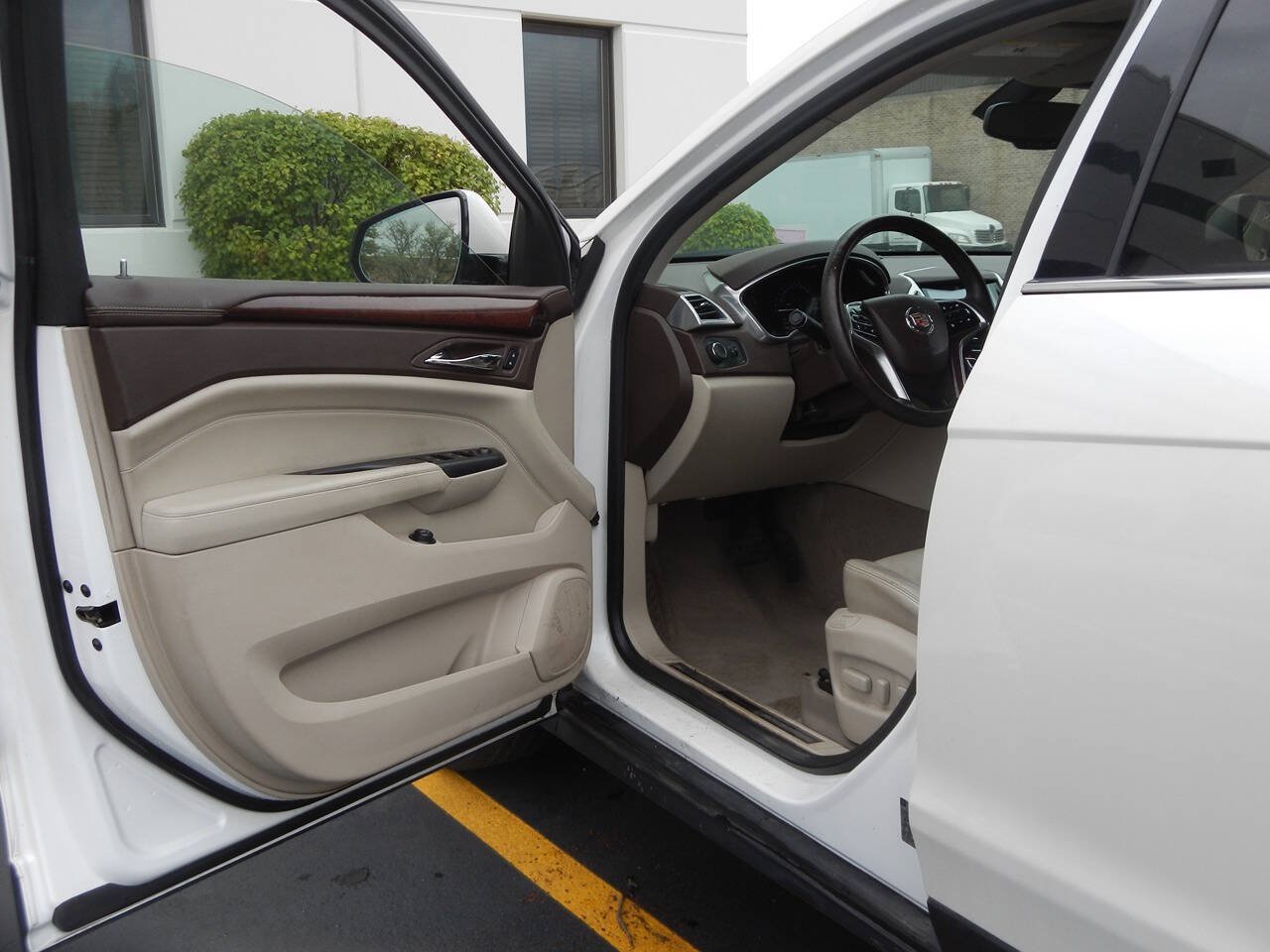 Used 2013 Cadillac SRX Luxury FWD image 25