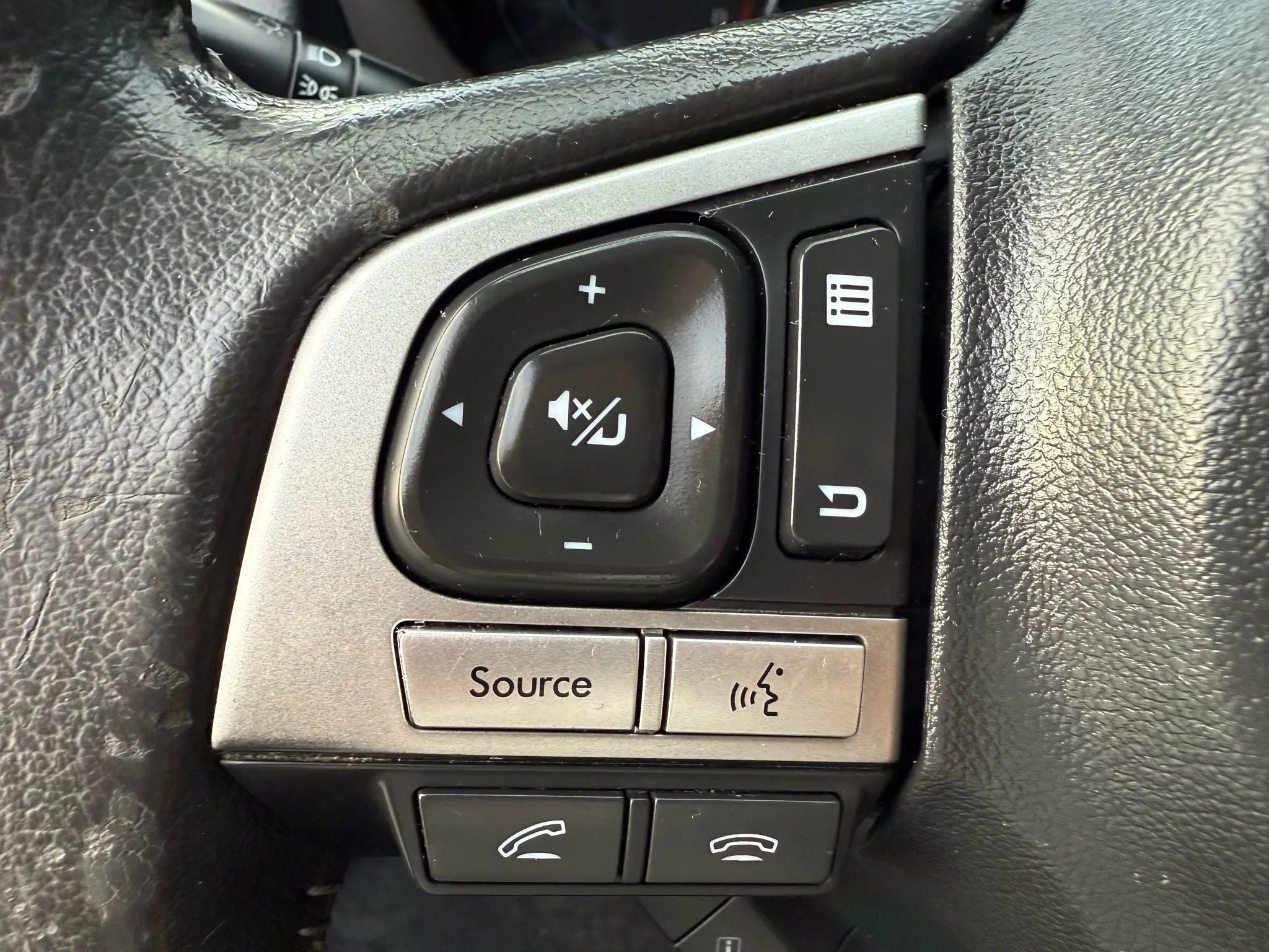 Used 2017 Subaru Forester 2.5i Limited image 32