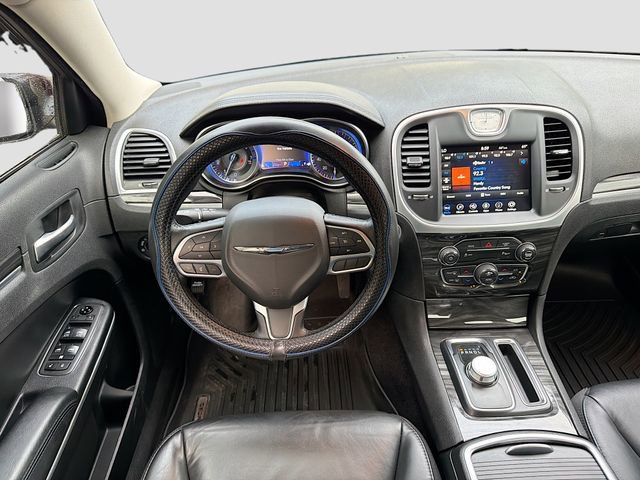 Used 2021 Chrysler 300 Touring RWD image 16