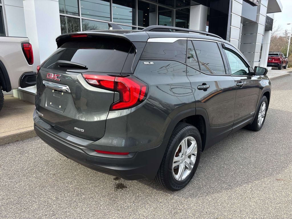 Used 2020 GMC Terrain SLE w/ Driver Convenience Package image 4