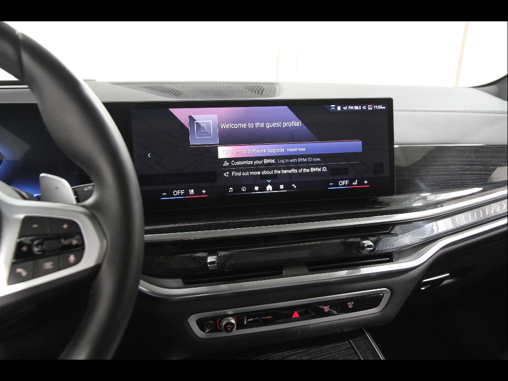 Used 2025 BMW X5 xDrive40i w/ M Sport Package AWD/4WD image 9